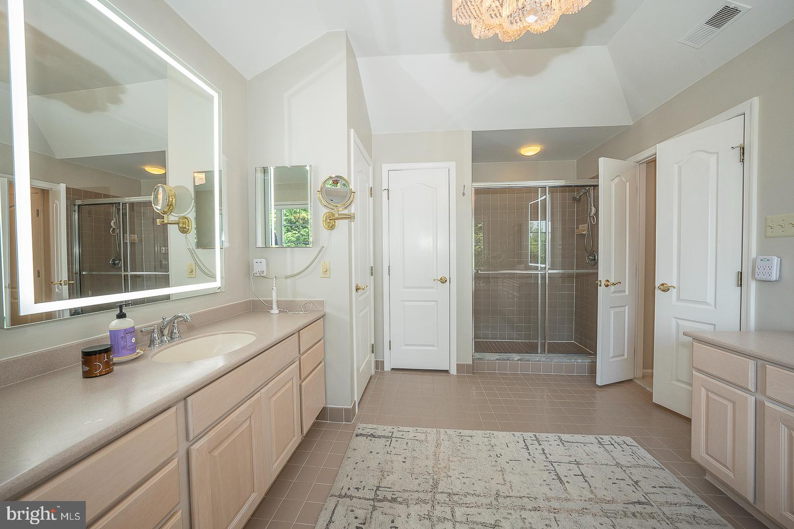 MERION HILL - Residential