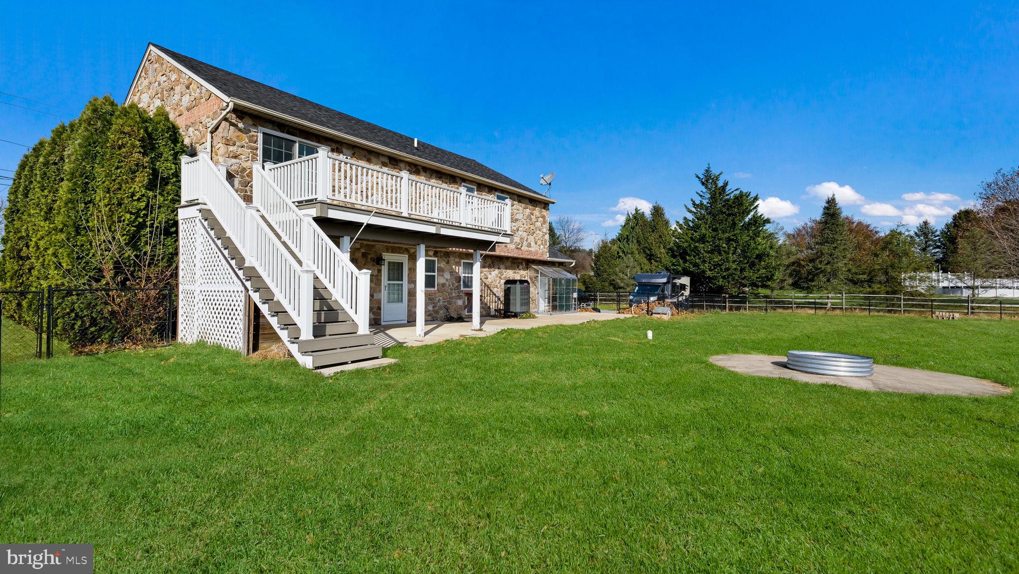 FOGELSVILLE - Residential