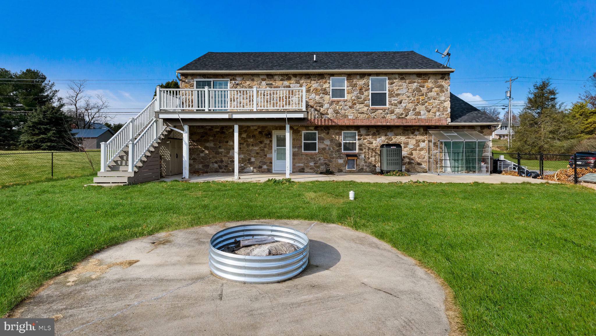 FOGELSVILLE - Residential