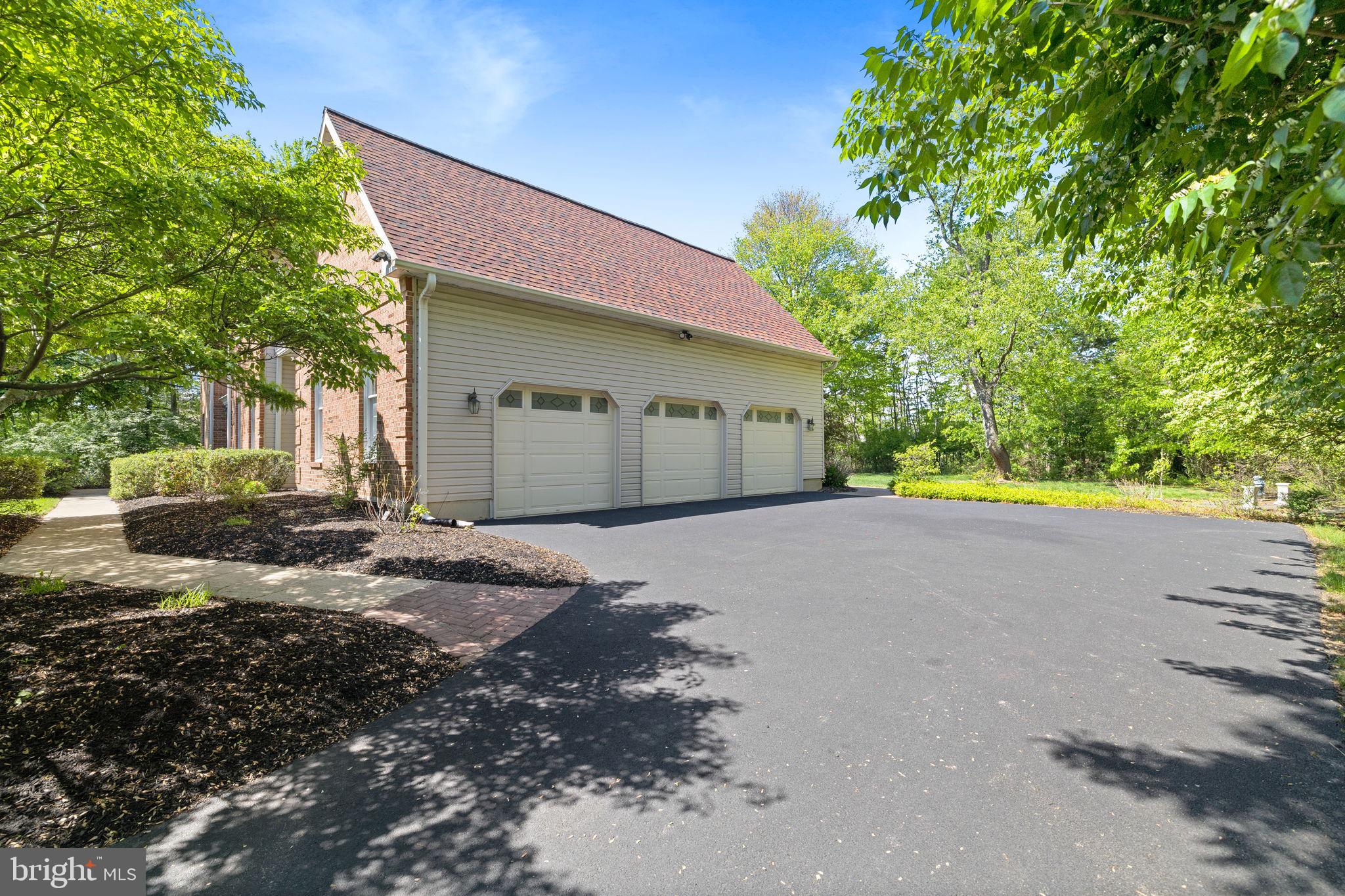 GWYNEDD KNOLL - Residential