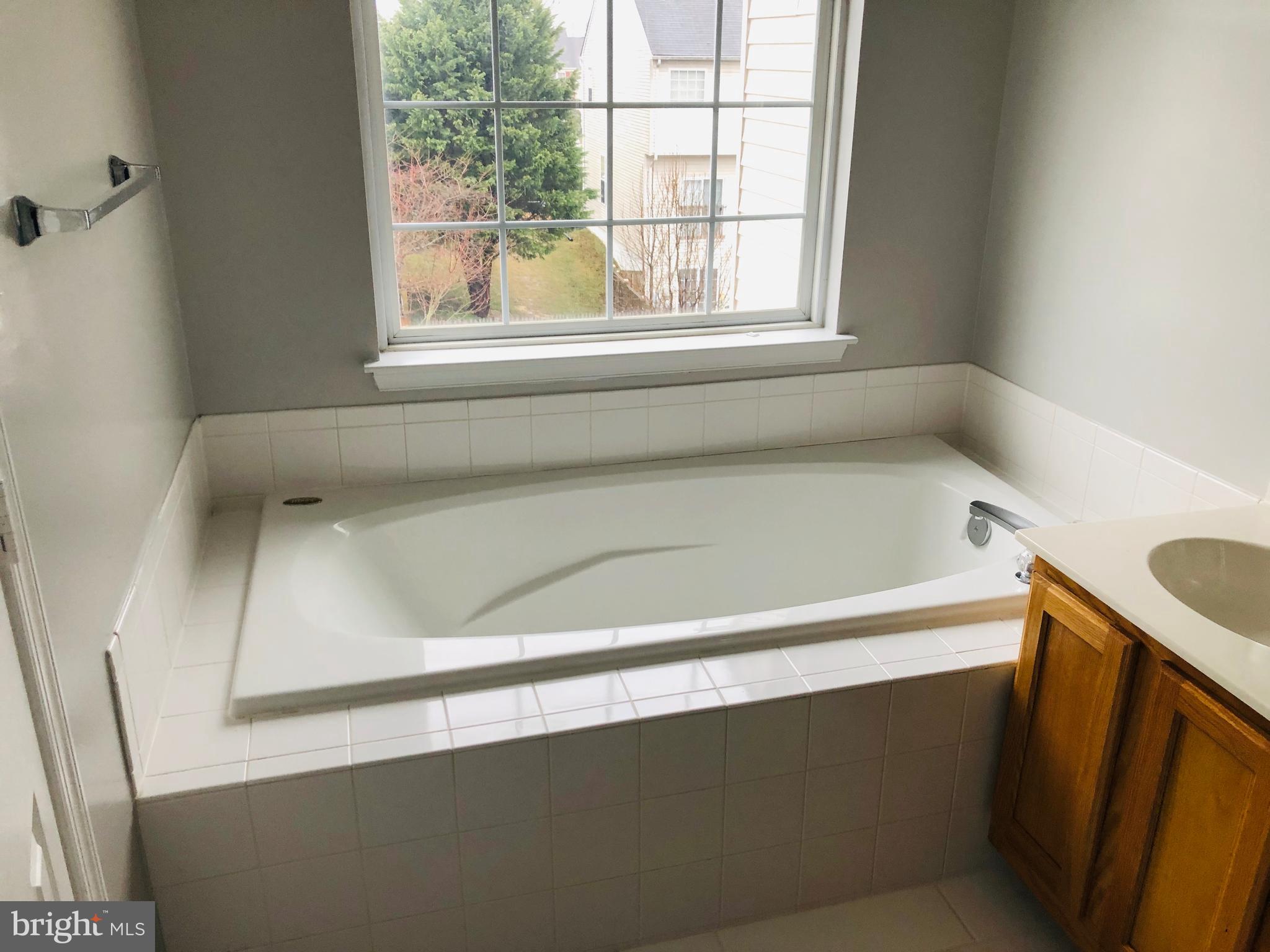 SUMMIT CREEK - Residential