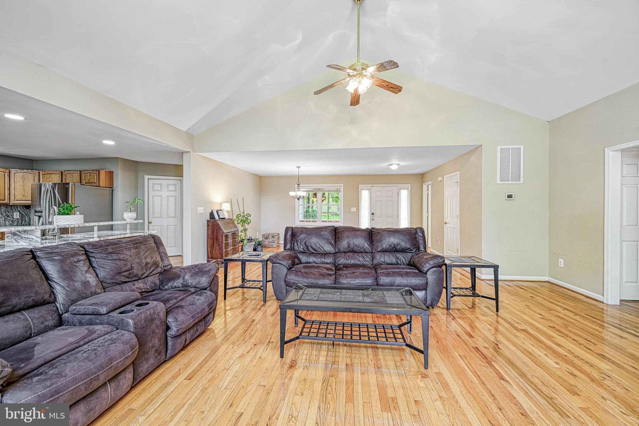 VALENTINE WOODS - Residential