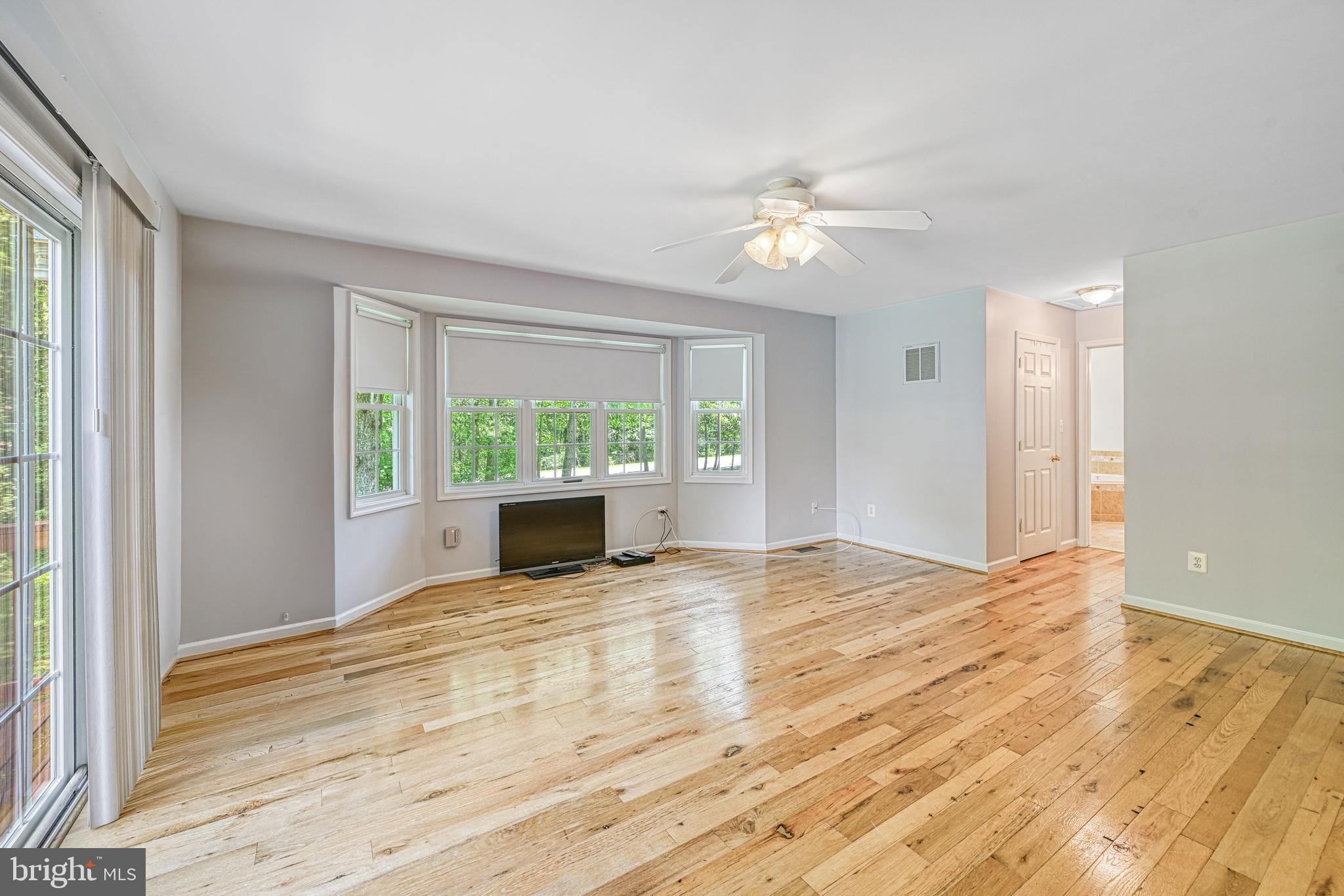 VALENTINE WOODS - Residential