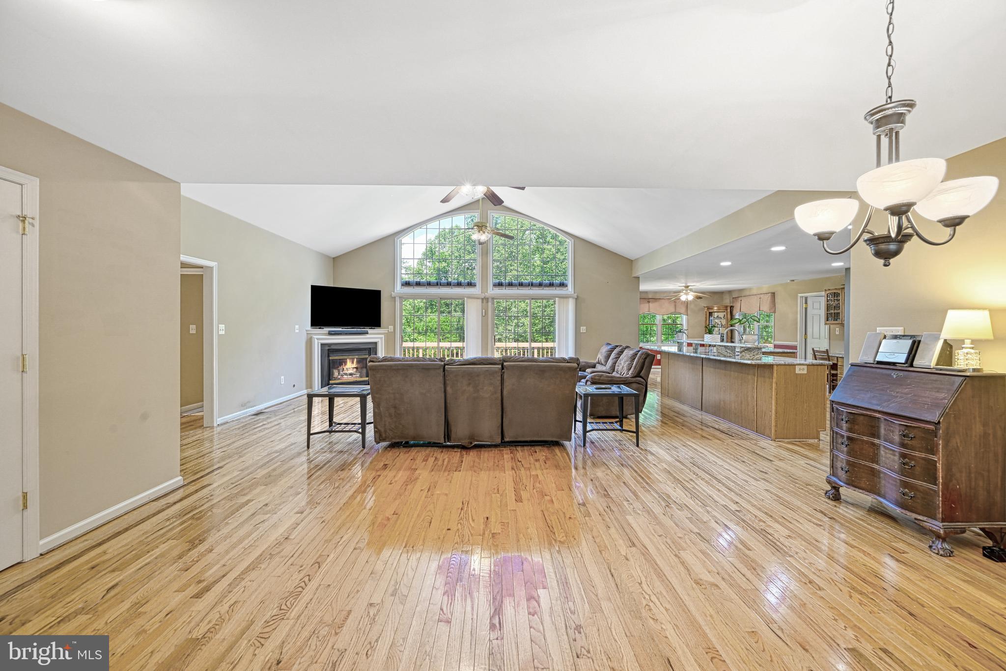 VALENTINE WOODS - Residential