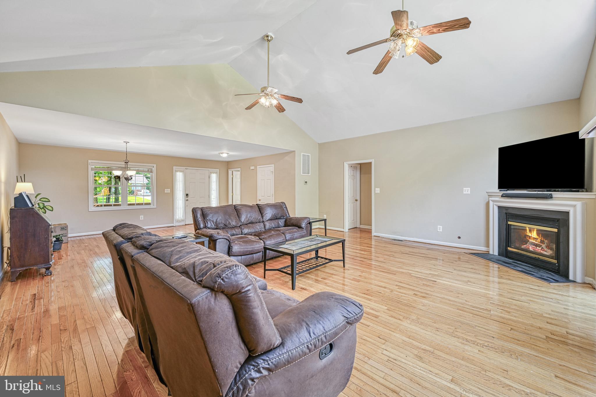 VALENTINE WOODS - Residential