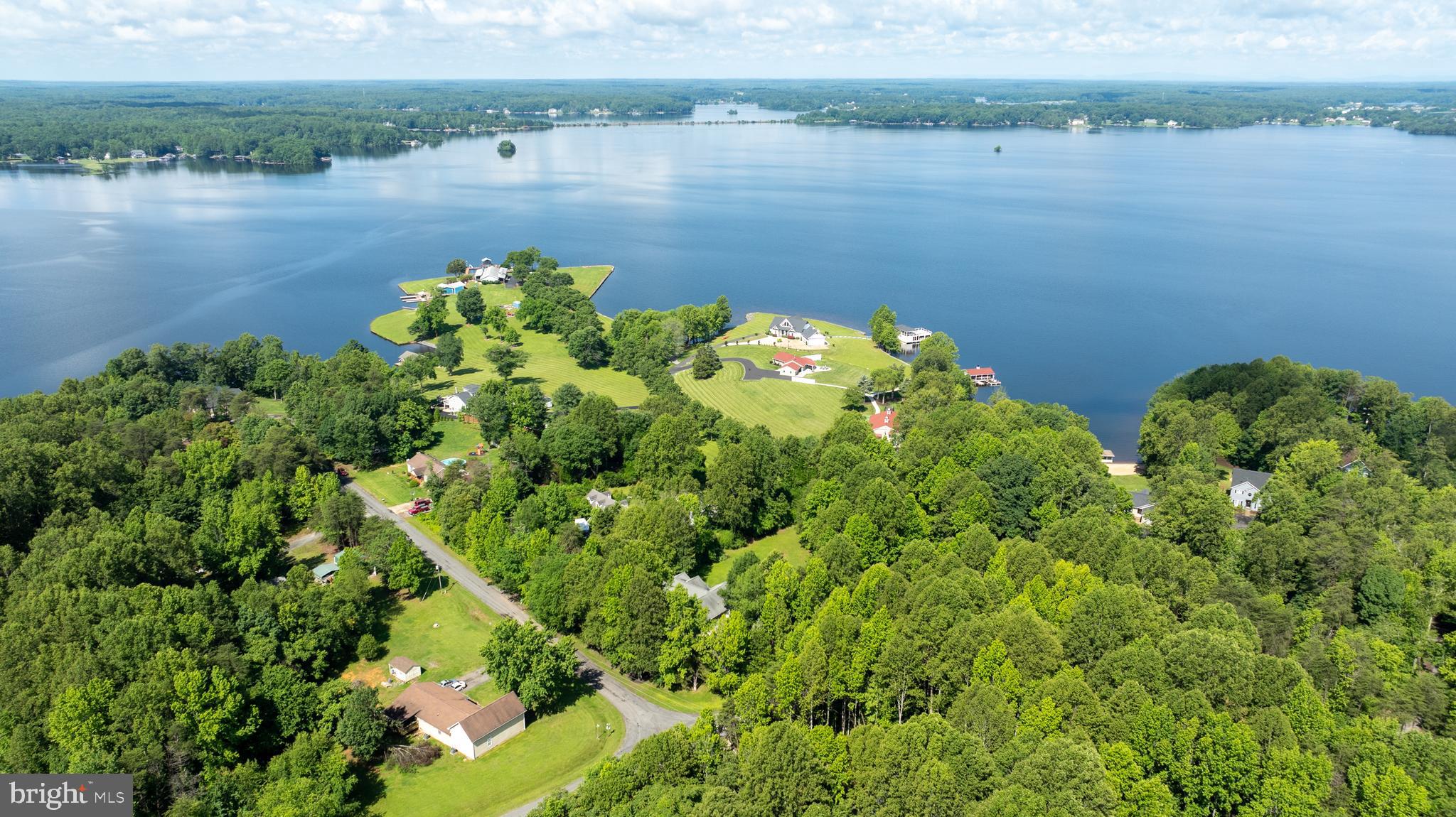 VALENTINE WOODS - Residential