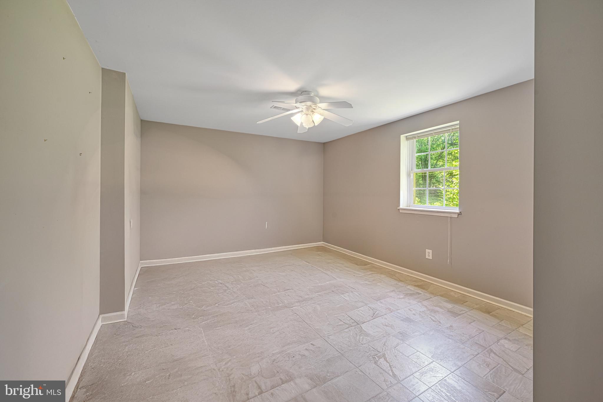 VALENTINE WOODS - Residential