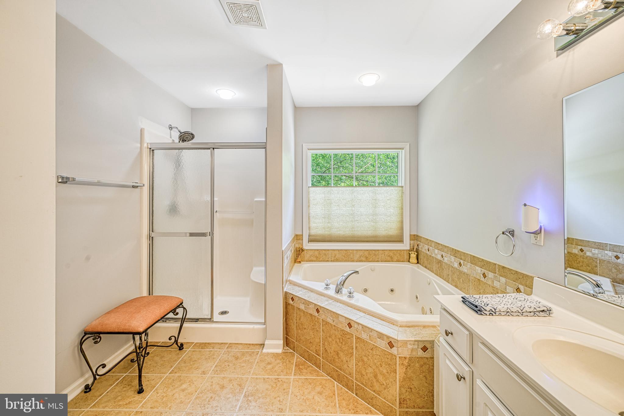 VALENTINE WOODS - Residential