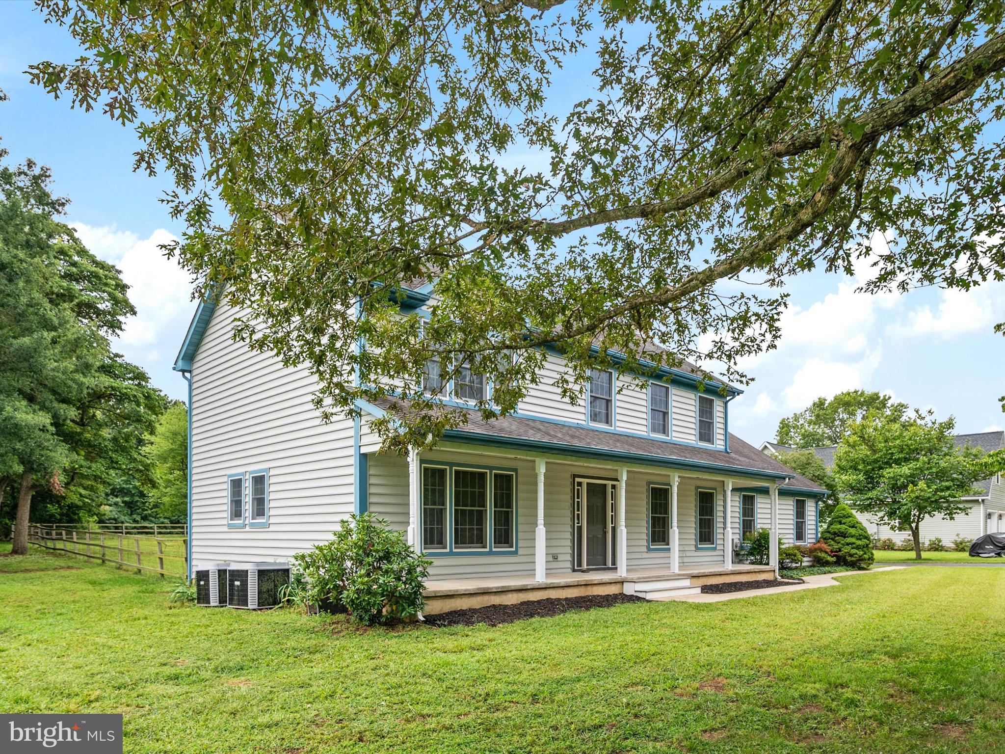 218 LAKESIDE DRIVE