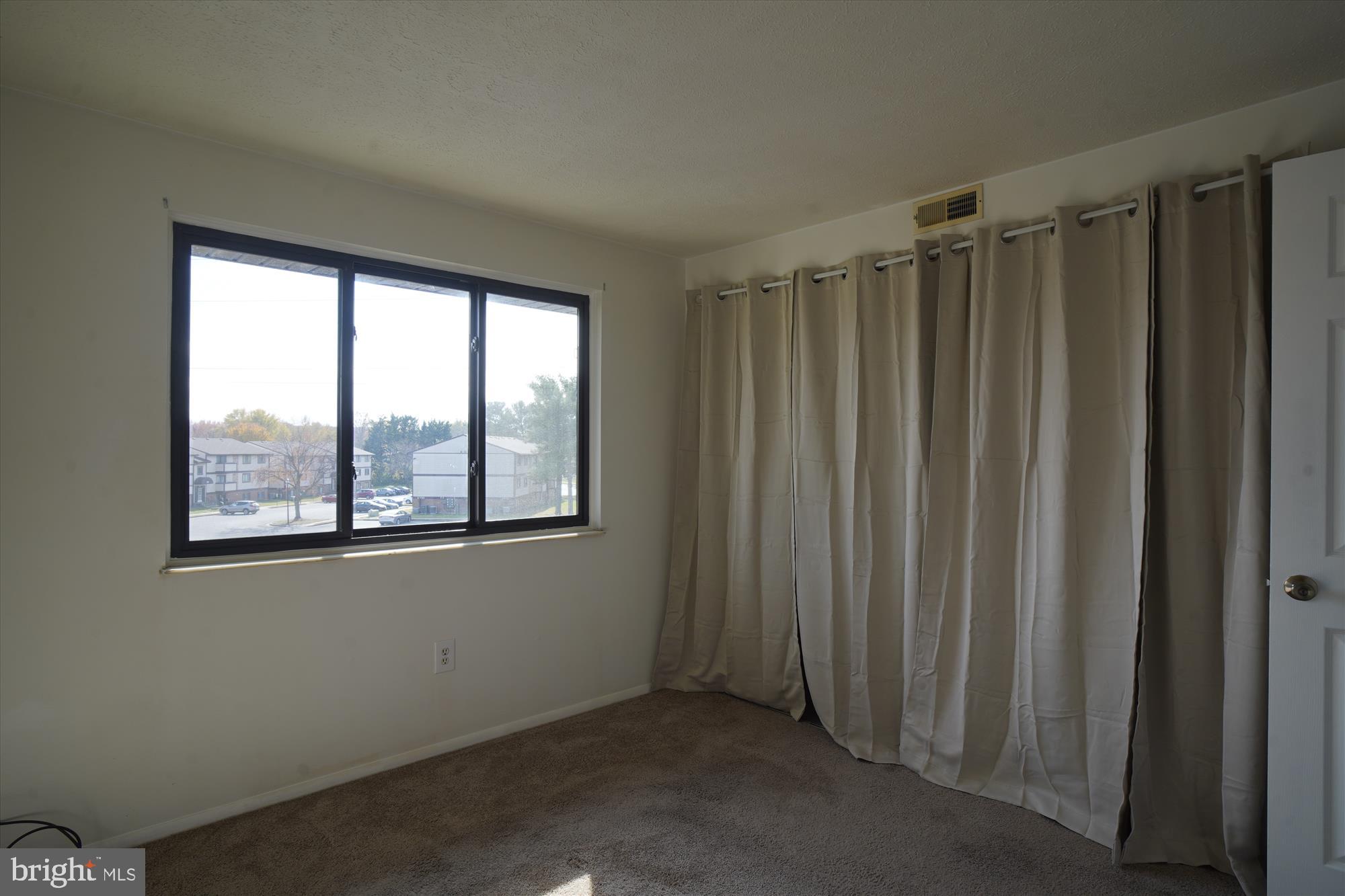 AMBERTOWNE - Residential