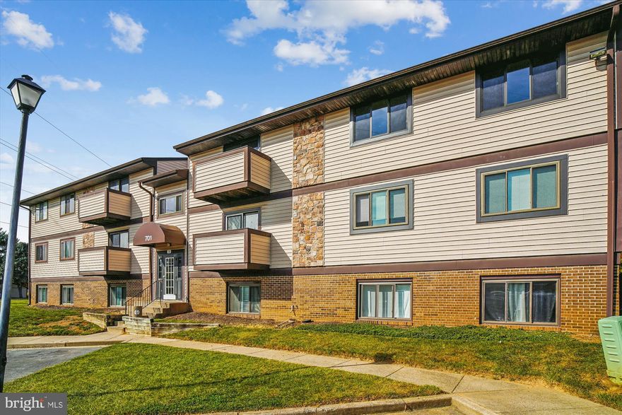 Welcome to 701-M Heather Ridge Dr. A 2 BR / 1BR Top floor condo located in the Ambertowne Community. New LVP flooring throughout the main living area. Open floor plan allows for cooking and entertaining. New energy efficient windows and sliding glass door w/ transferrable warranty. Condo includes a private balcony off the living room. 2 spacious bedrooms and the primary bedroom includes a walk-in closet. Conveniently located close to restaurants, grocery stores, shopping, doctors offices and more.