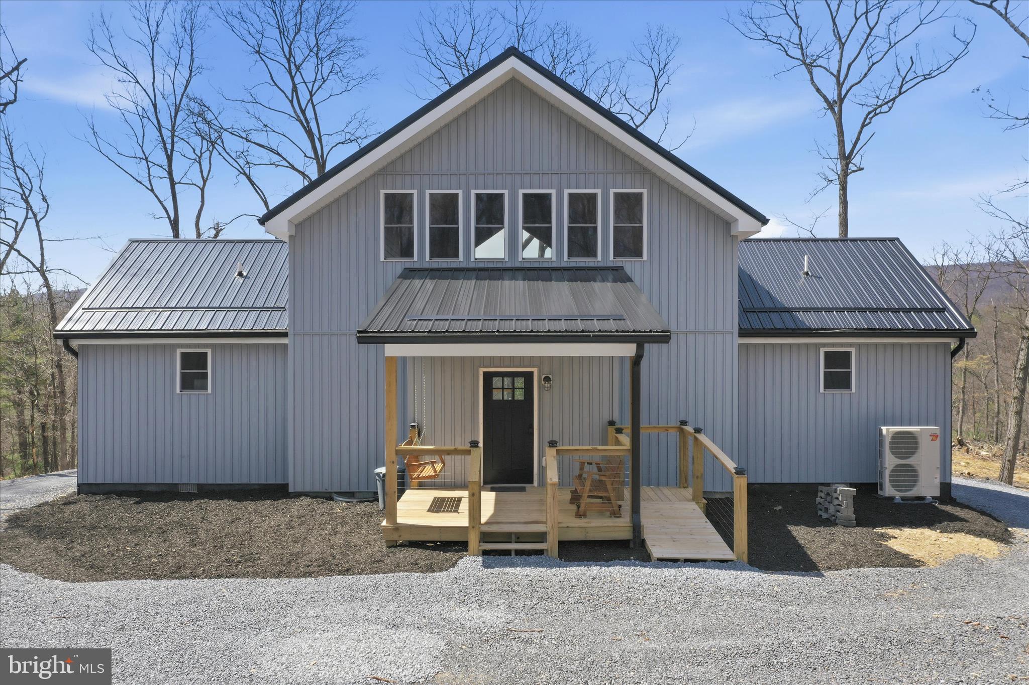 COLONIAL VILLAGE - Residential