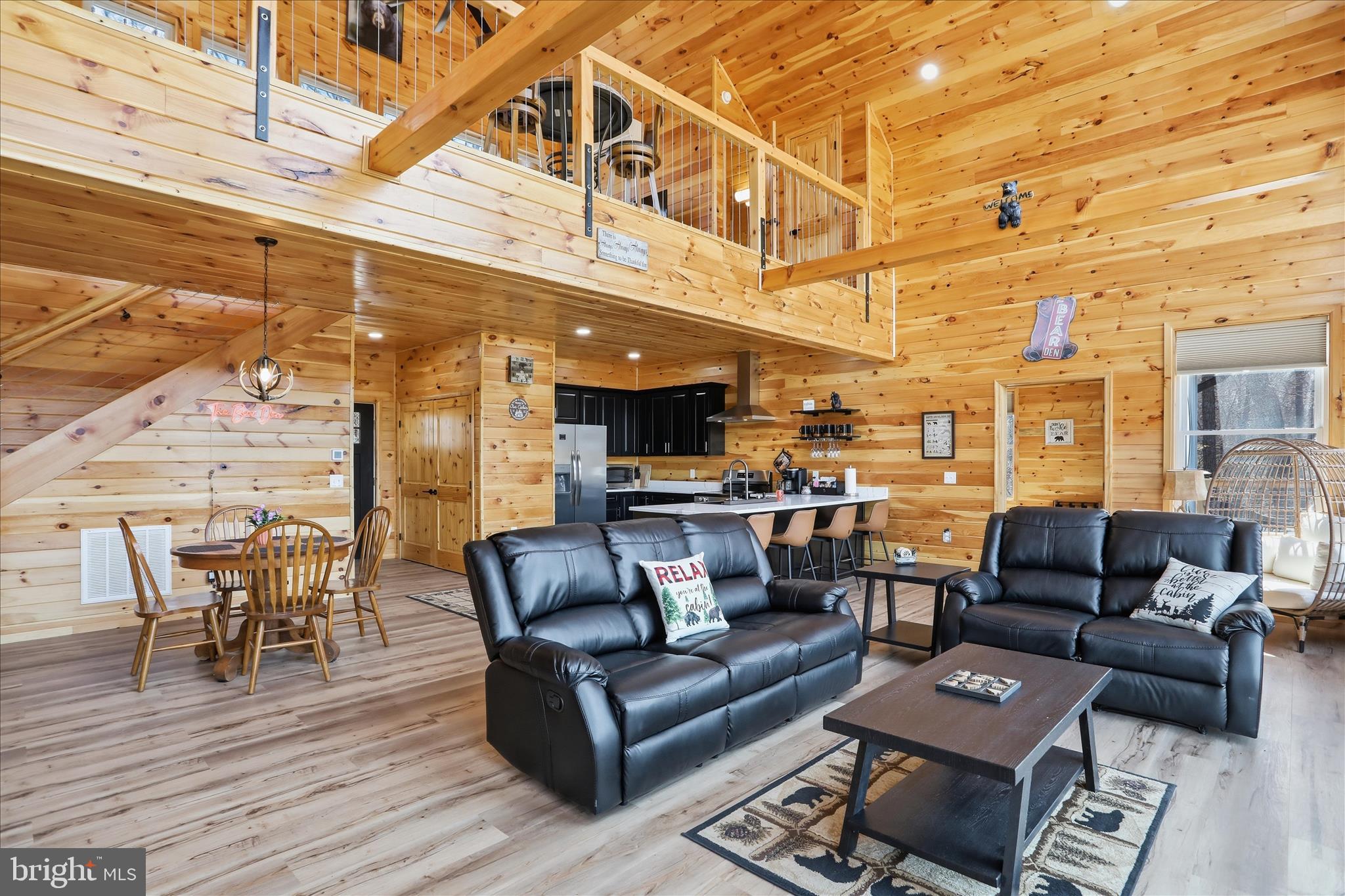 COLONIAL VILLAGE - Residential