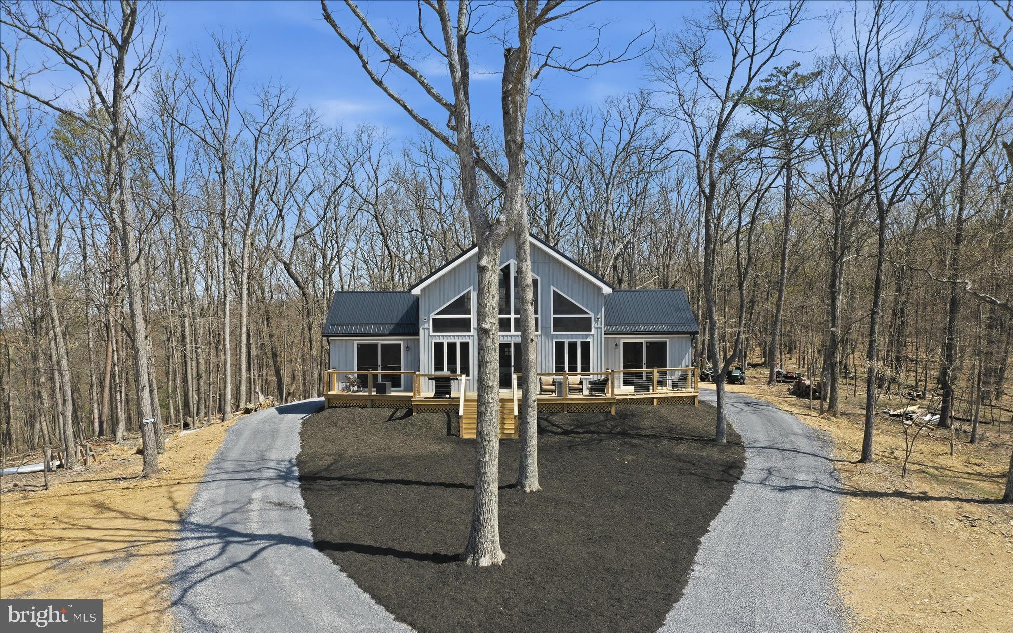 COLONIAL VILLAGE - Residential