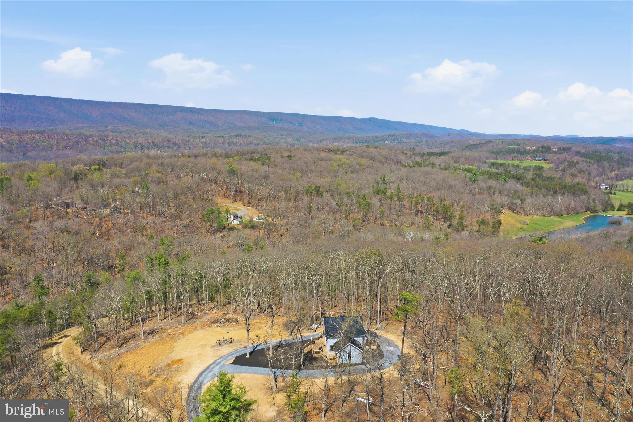 COLONIAL VILLAGE - Residential