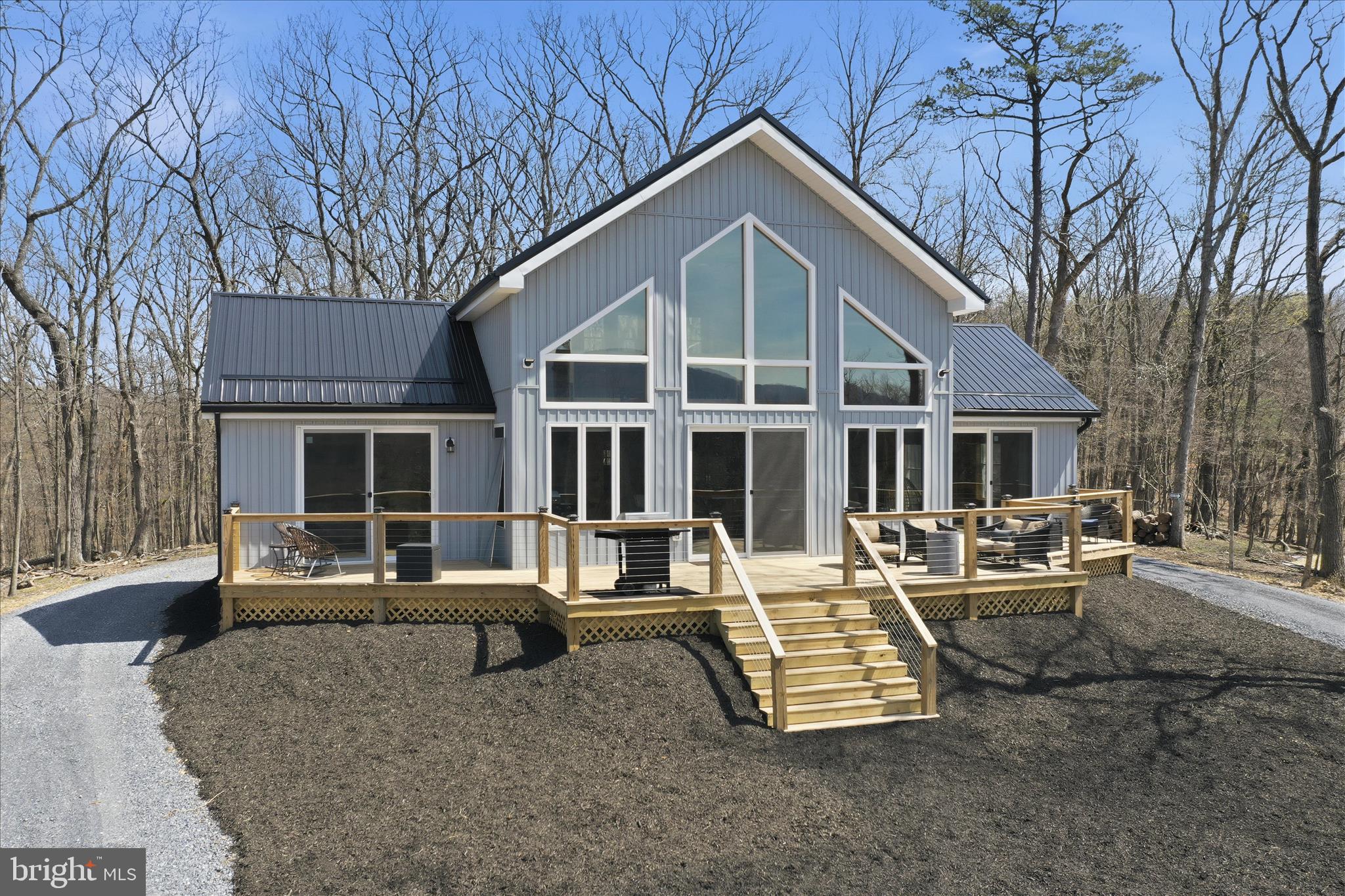 COLONIAL VILLAGE - Residential