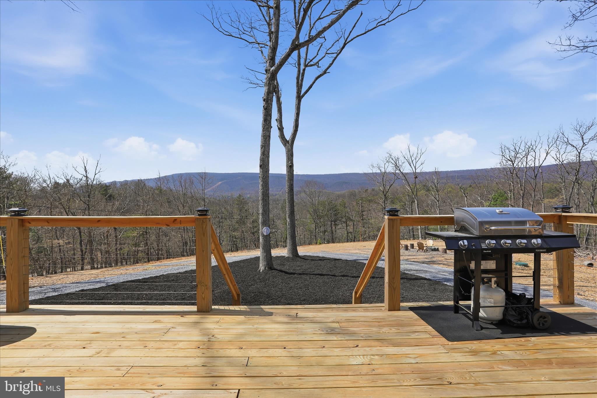 COLONIAL VILLAGE - Residential