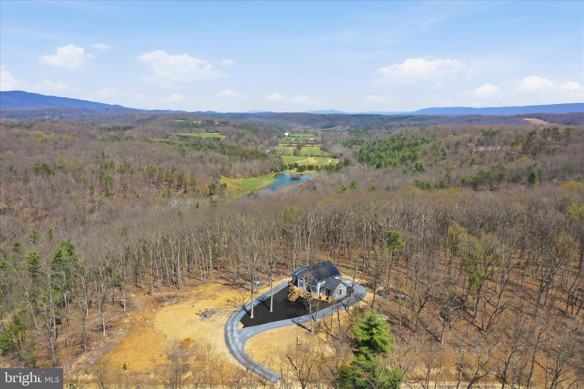 COLONIAL VILLAGE - Residential