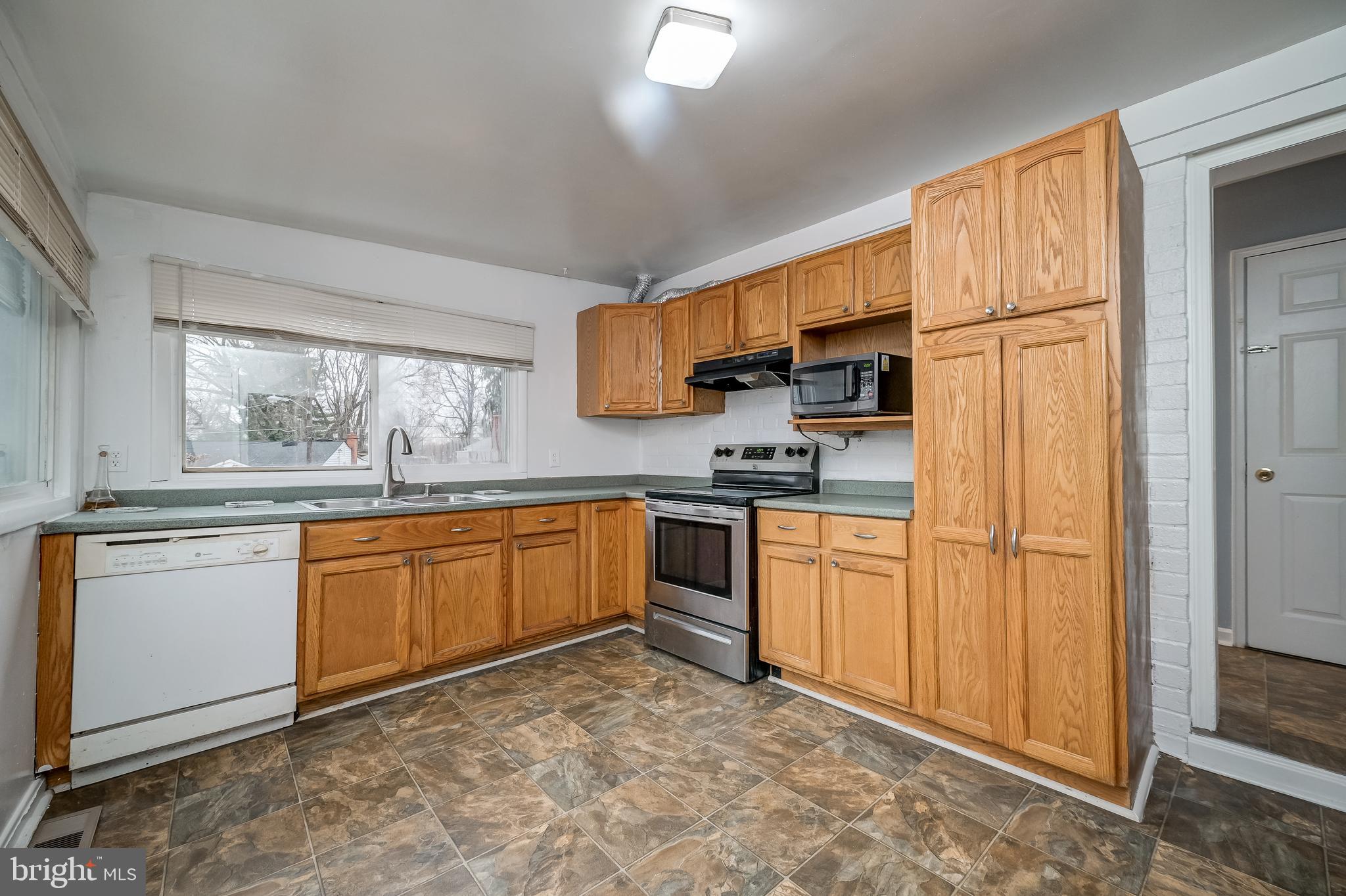 WHEATON WOODS - Residential