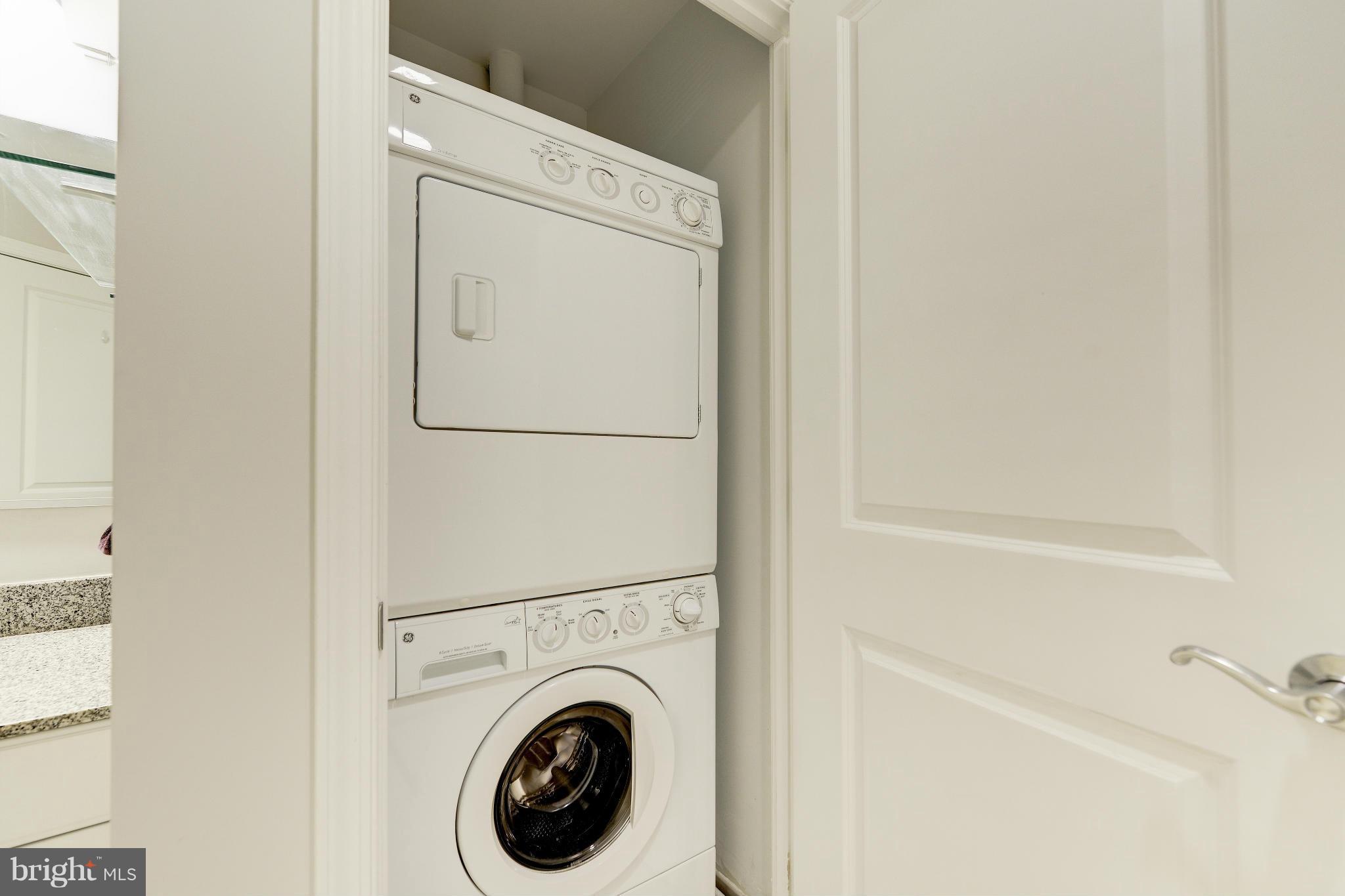 ECLIPSE ON CENTER PARK - Residential