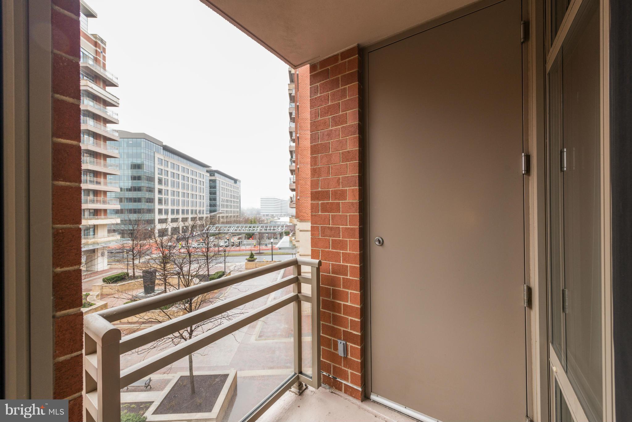 ECLIPSE ON CENTER PARK - Residential