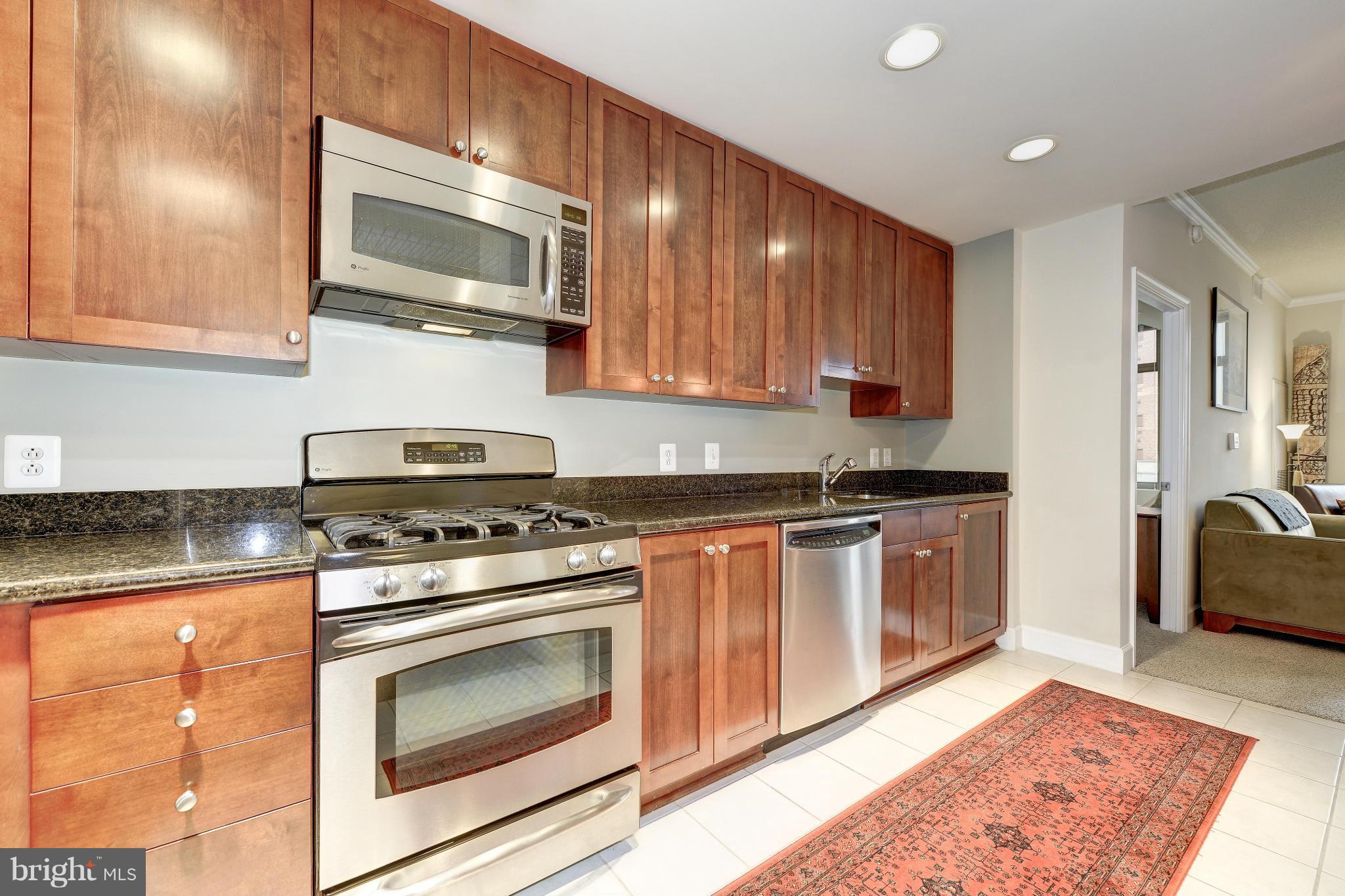 ECLIPSE ON CENTER PARK - Residential