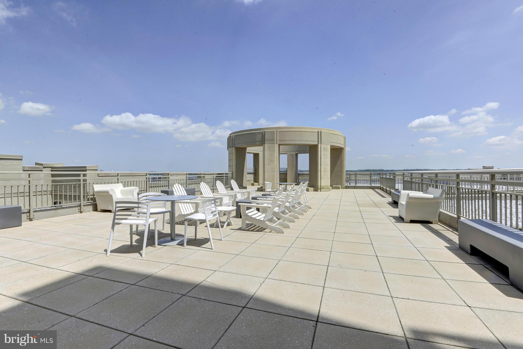 ECLIPSE ON CENTER PARK - Residential