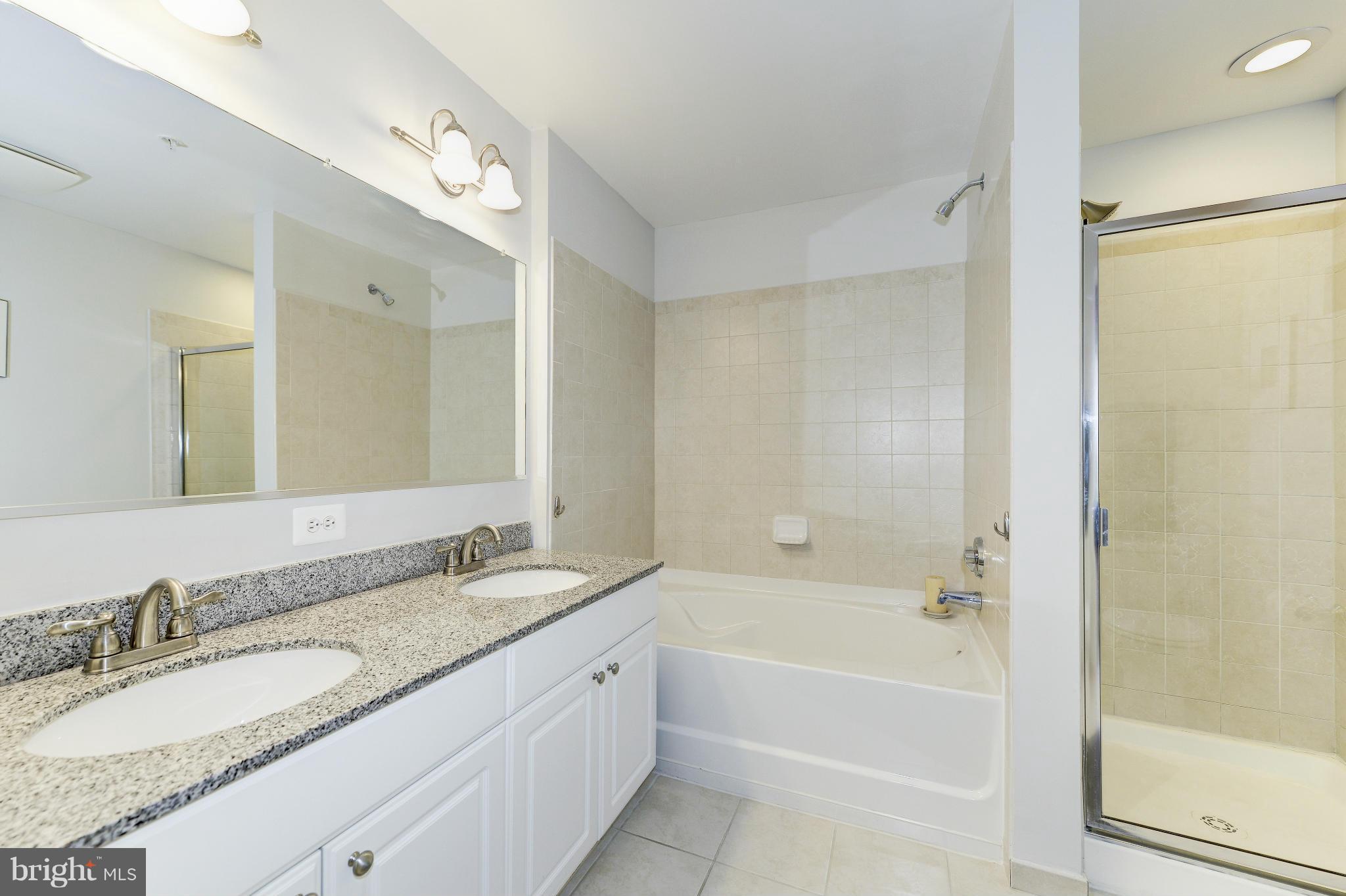 ECLIPSE ON CENTER PARK - Residential