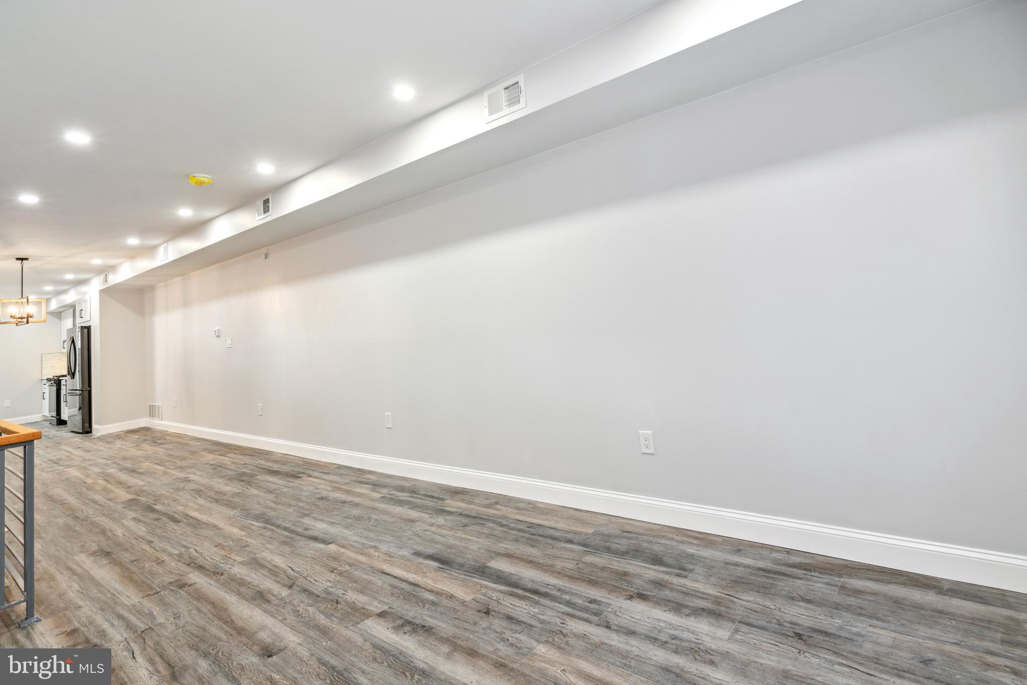 DICKINSON NARROWS - Residential
