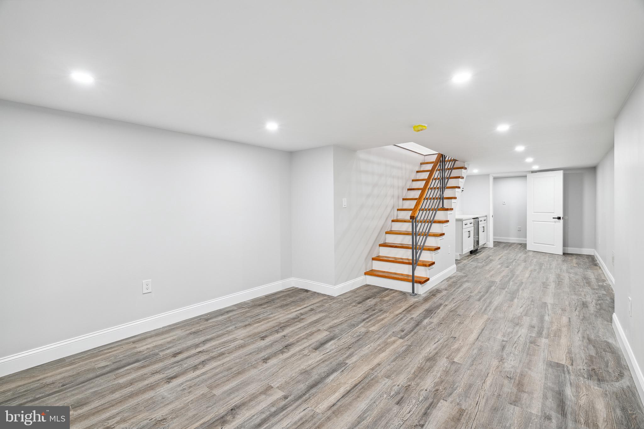 DICKINSON NARROWS - Residential