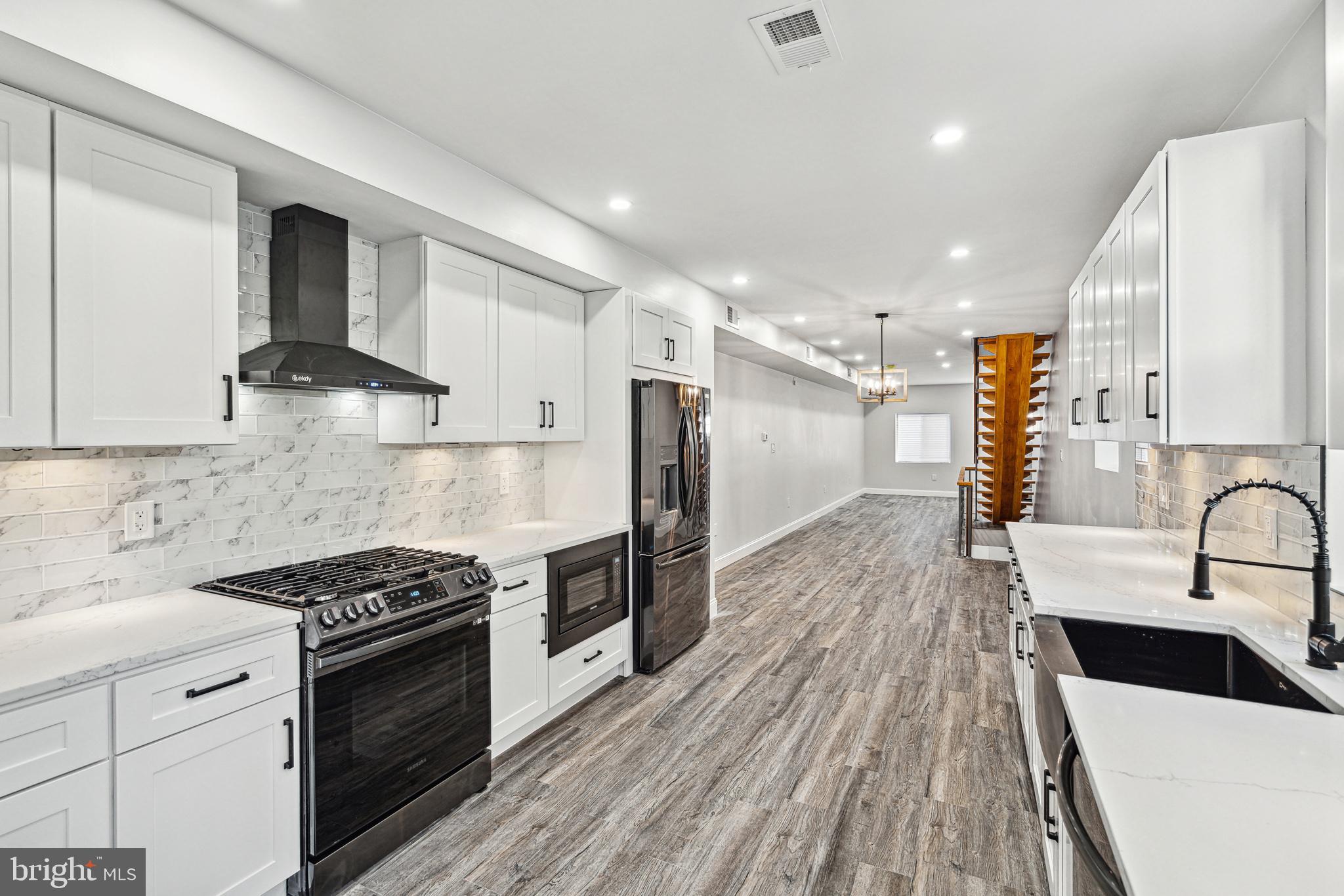 DICKINSON NARROWS - Residential