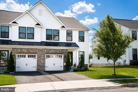 Townhouse For Sale - 14 Cinnamon Lane<br/> MOUNT LAUREL, NJ 08054