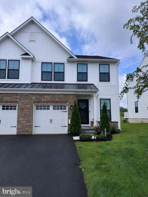 Townhouse For Sale - 14 Cinnamon Lane<br/> MOUNT LAUREL, NJ 08054