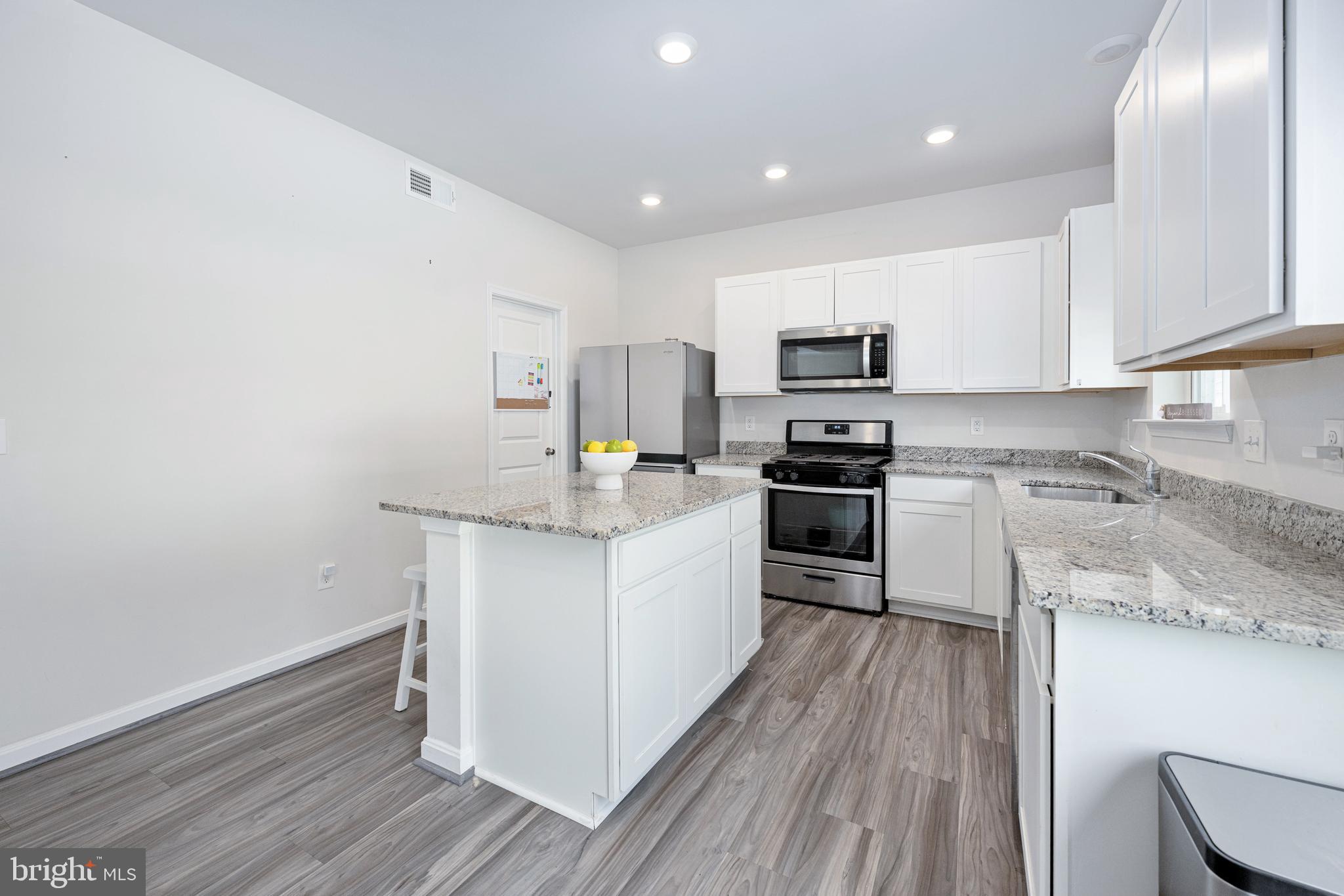 WILDERNESS SHORES - Residential