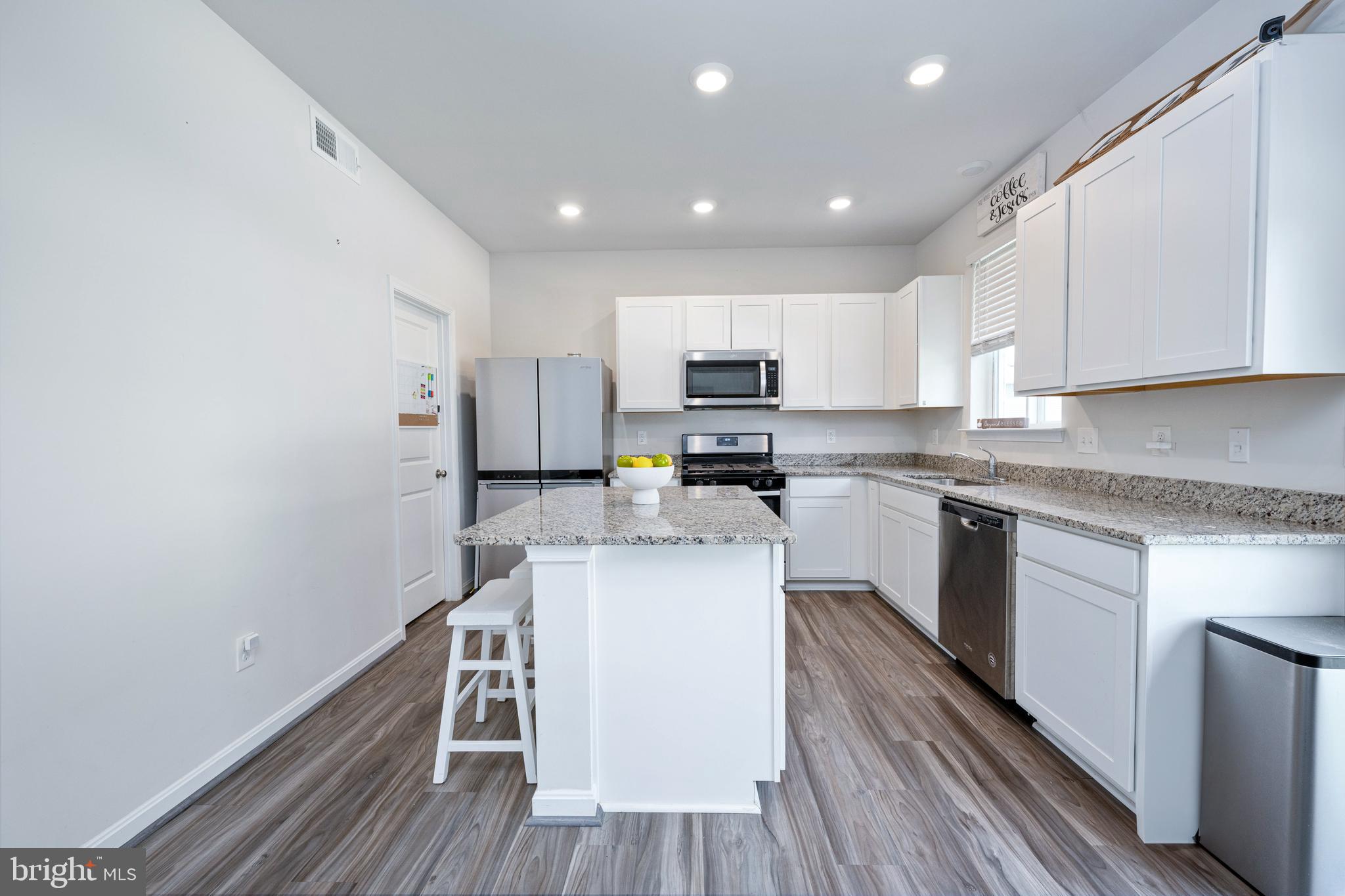 WILDERNESS SHORES - Residential