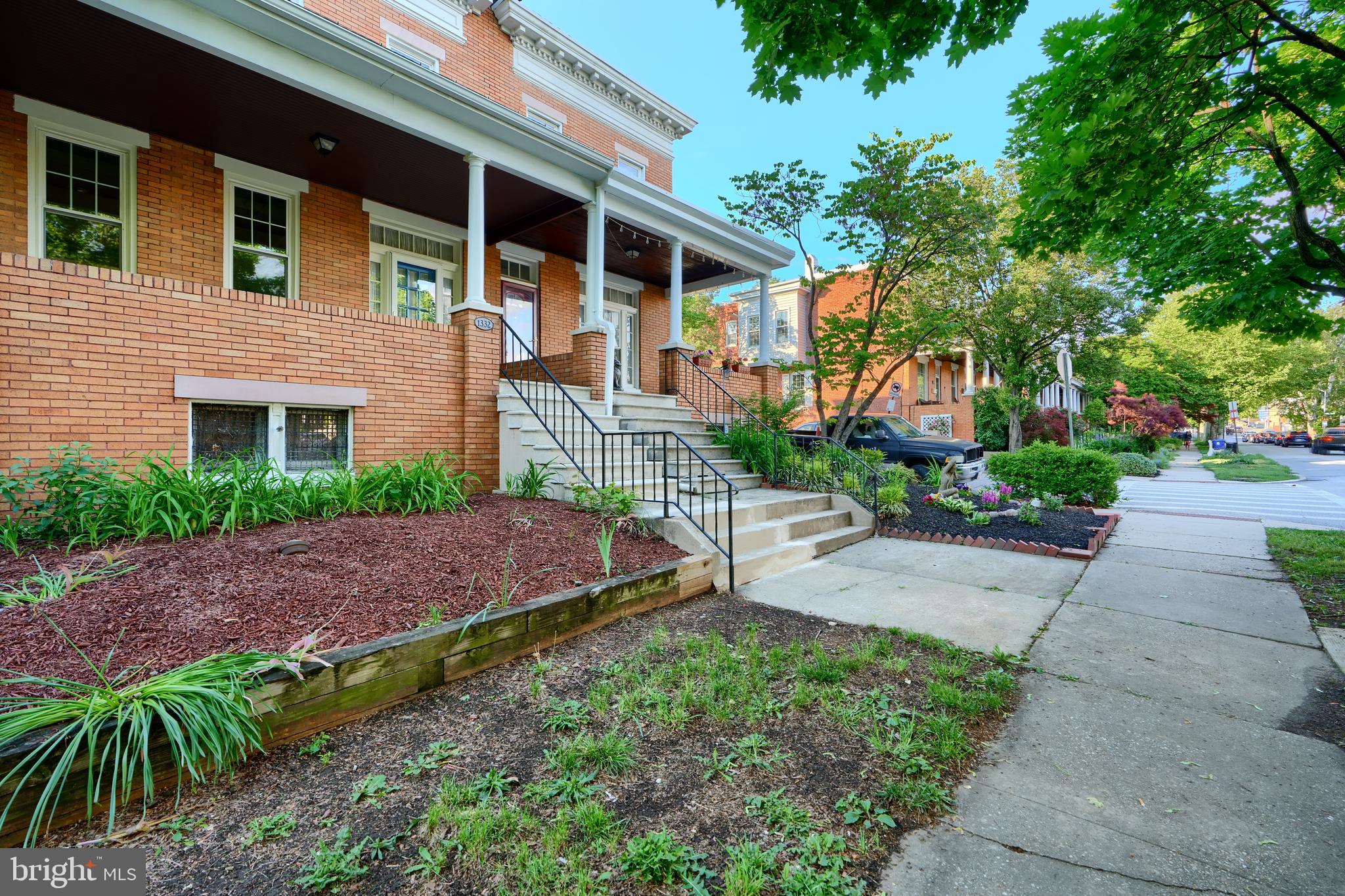 1332 W 41ST STREET