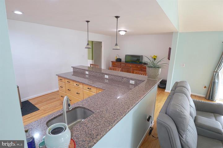 735 COTTONWOOD DRIVE