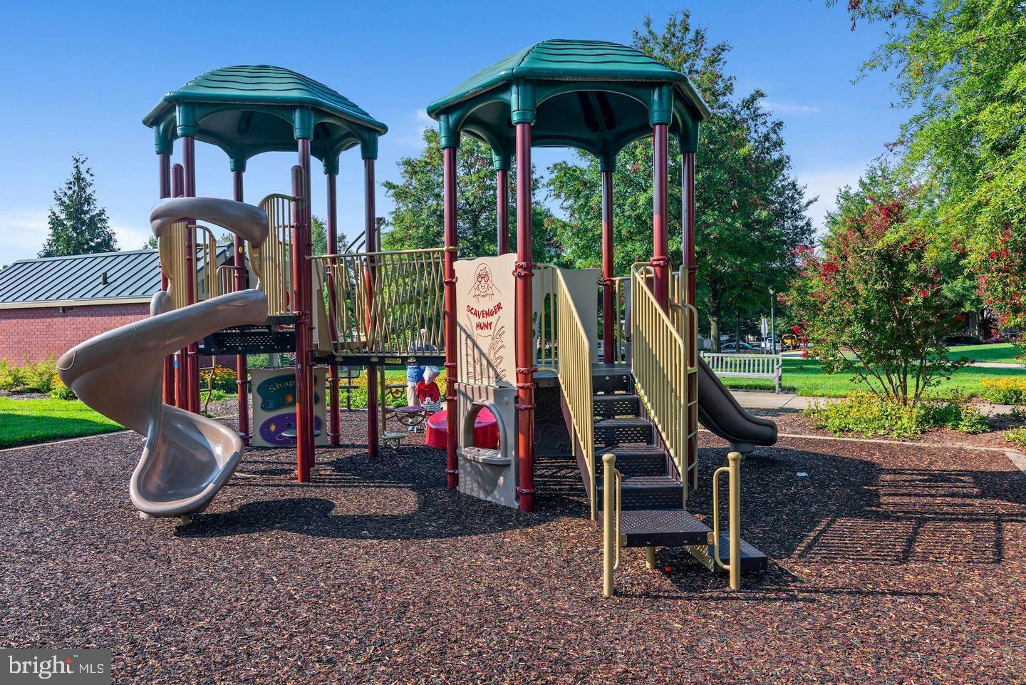 KING FARM VILLAGE CENTER - Residential Lease