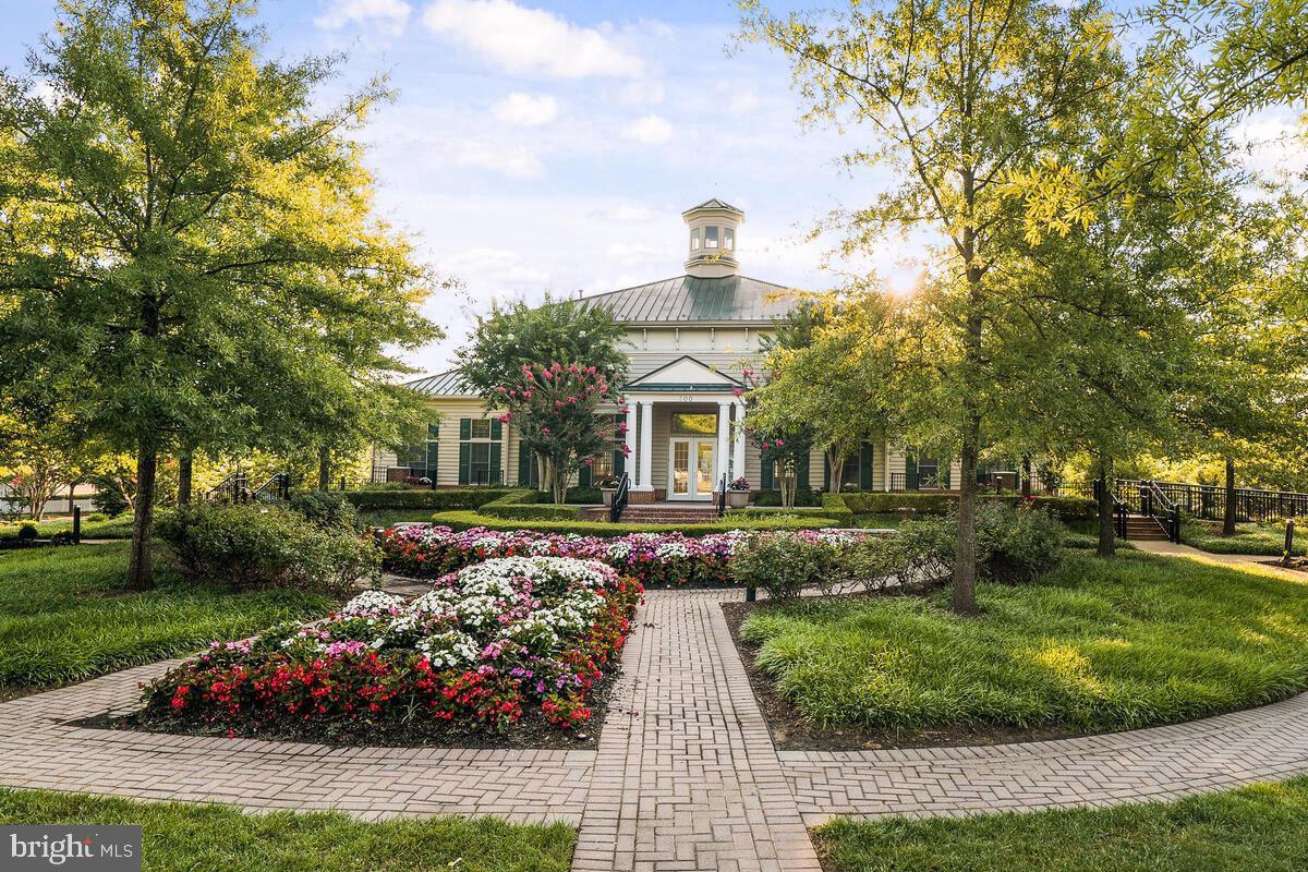 KING FARM VILLAGE CENTER - Residential Lease