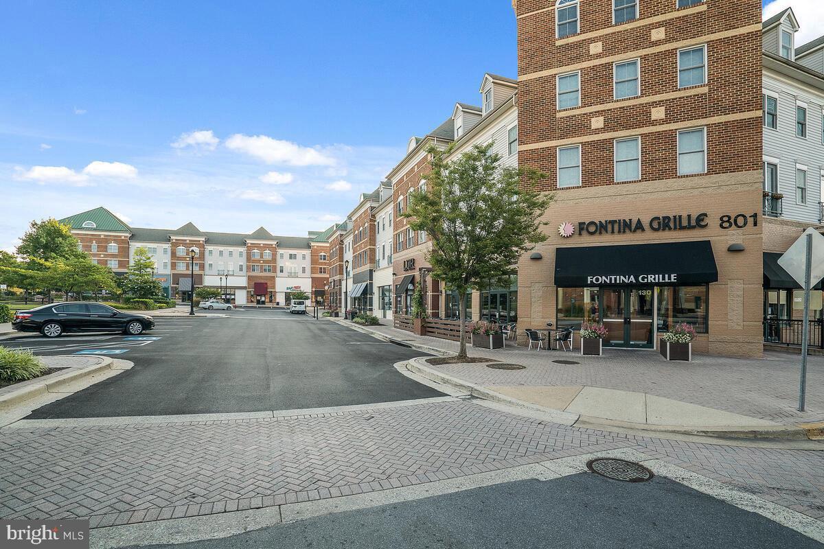 KING FARM VILLAGE CENTER - Residential Lease