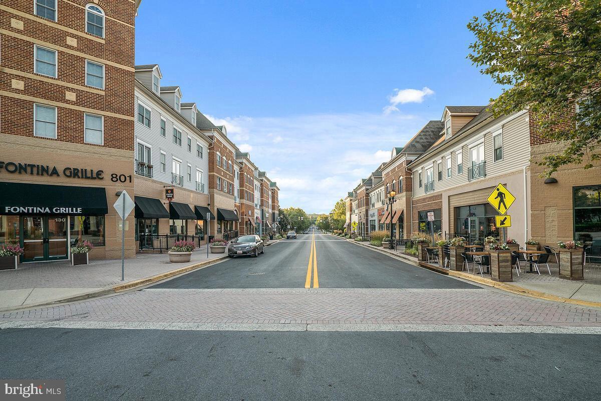 KING FARM VILLAGE CENTER - Residential Lease