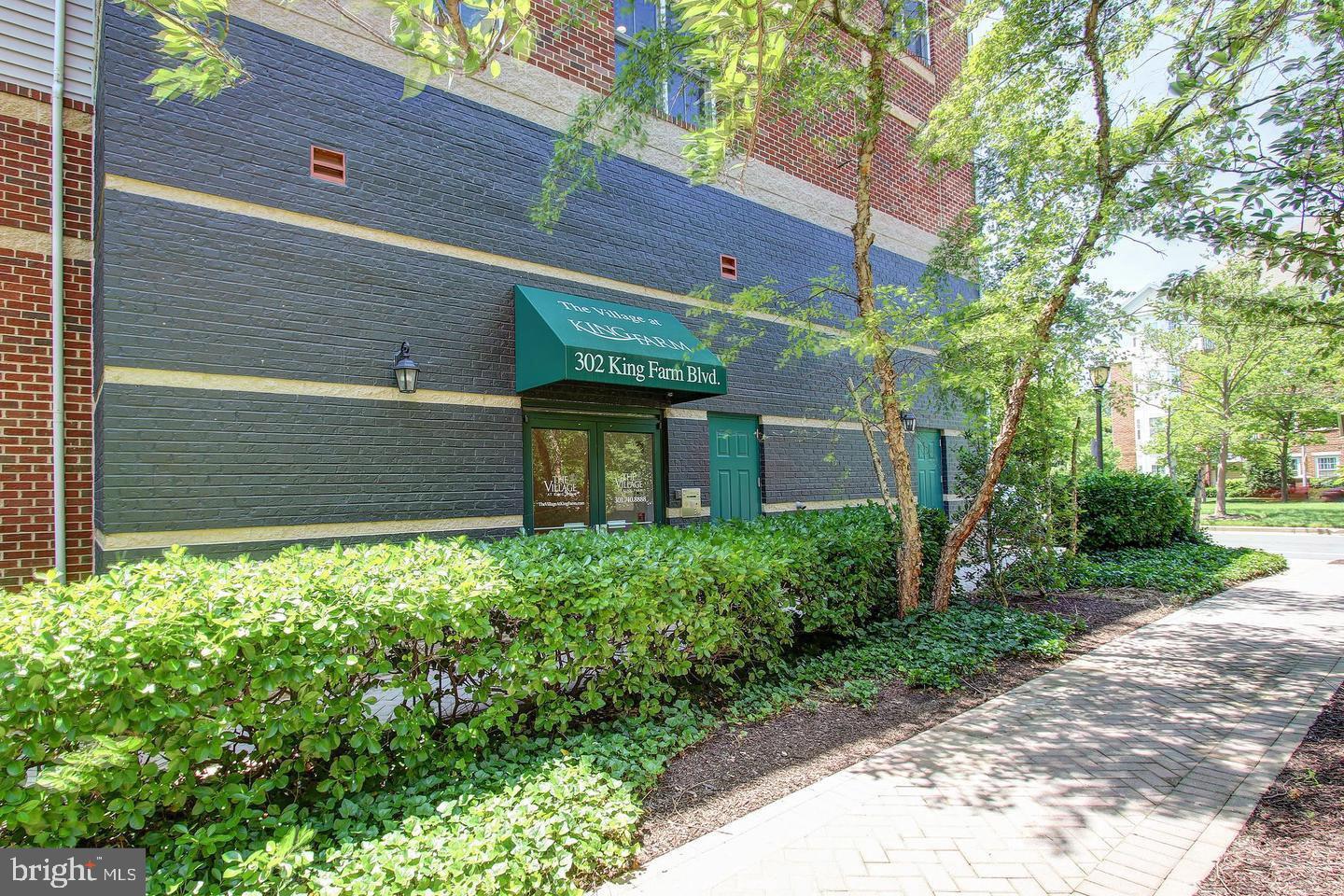 KING FARM VILLAGE CENTER - Residential Lease