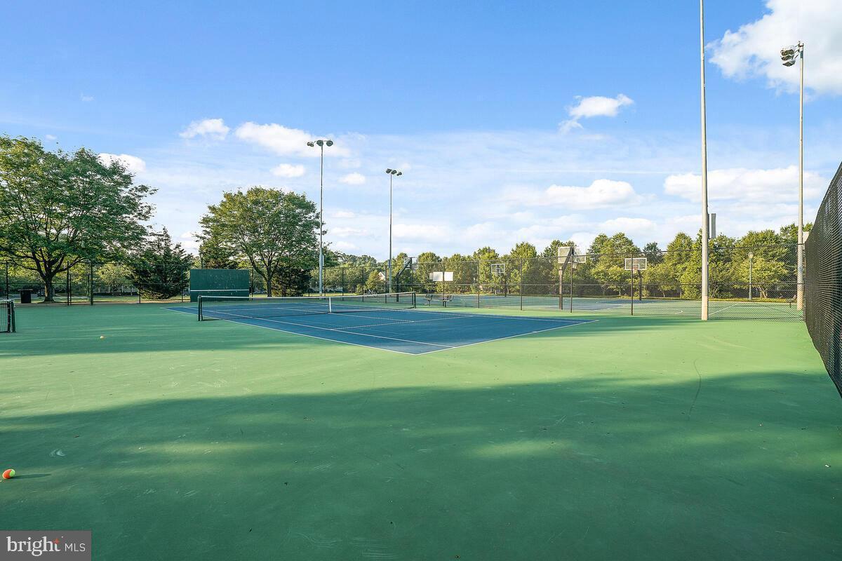 KING FARM VILLAGE CENTER - Residential Lease