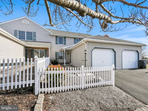 Photo of 26 Heron Drive, Denver, PA 17517 (MLS # PALA2046578)