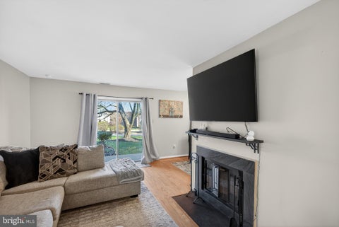 Condo For Sale - 305 Kelly Cove Cv<br/> MOUNT LAUREL, NJ 08054