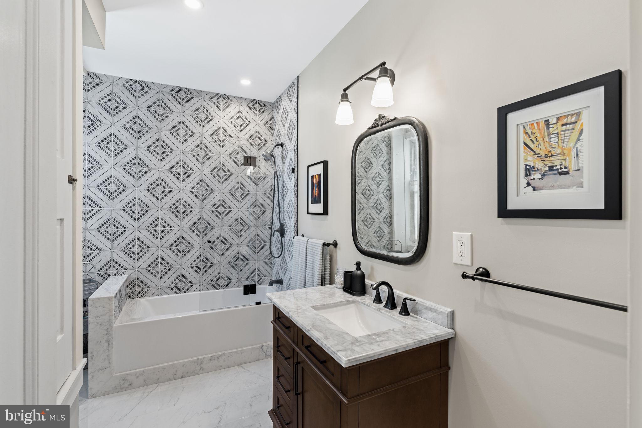 PASSYUNK SQUARE - Residential