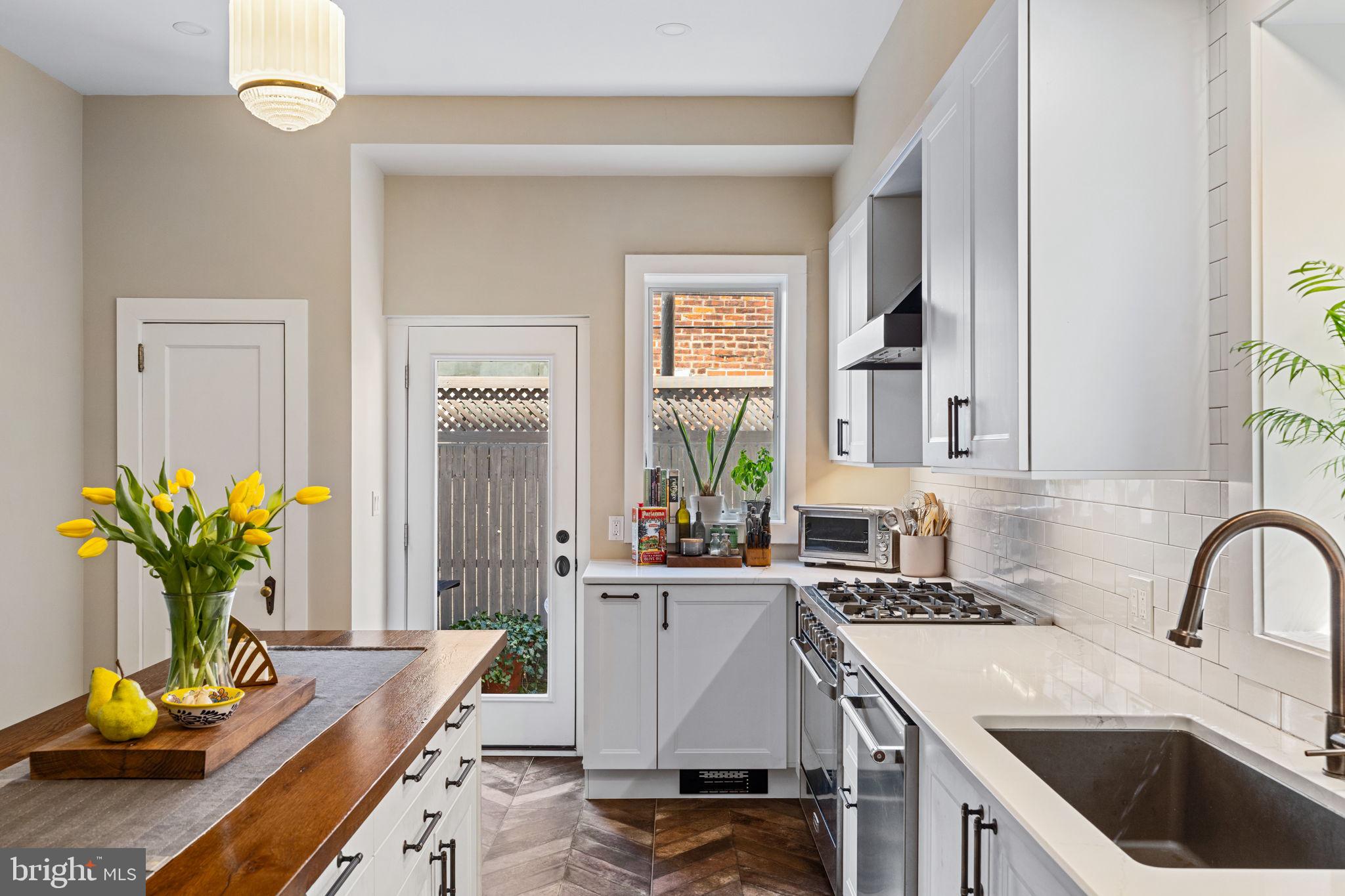 PASSYUNK SQUARE - Residential