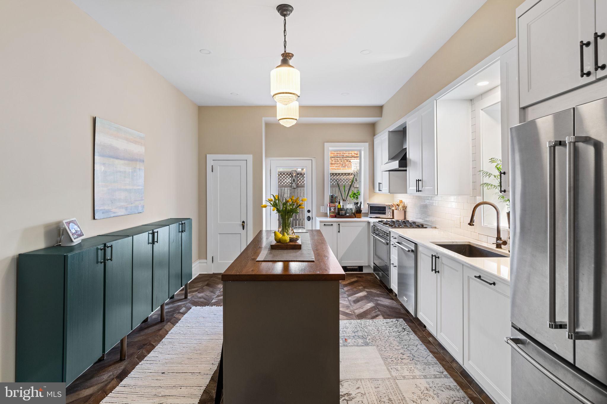 PASSYUNK SQUARE - Residential