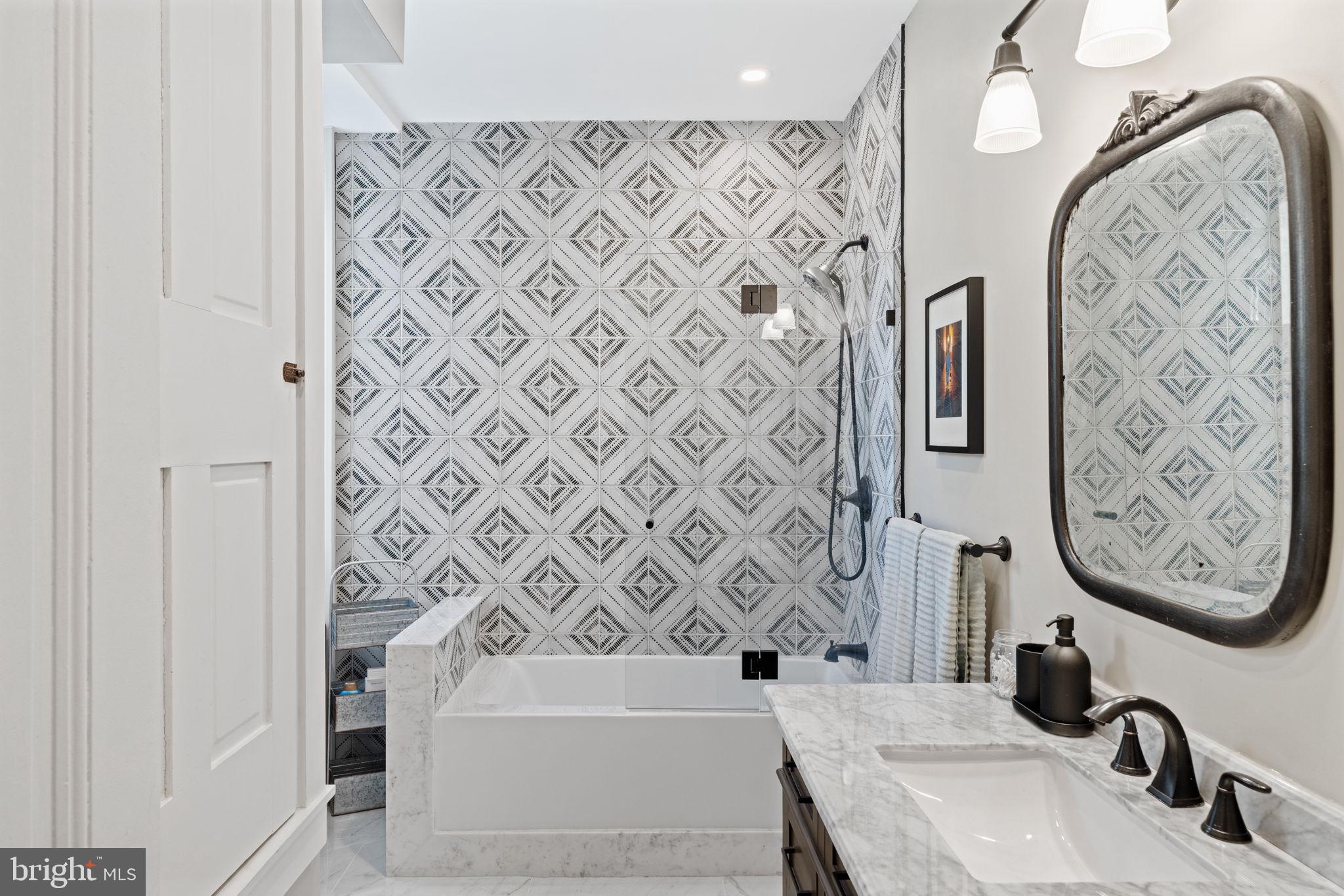 PASSYUNK SQUARE - Residential