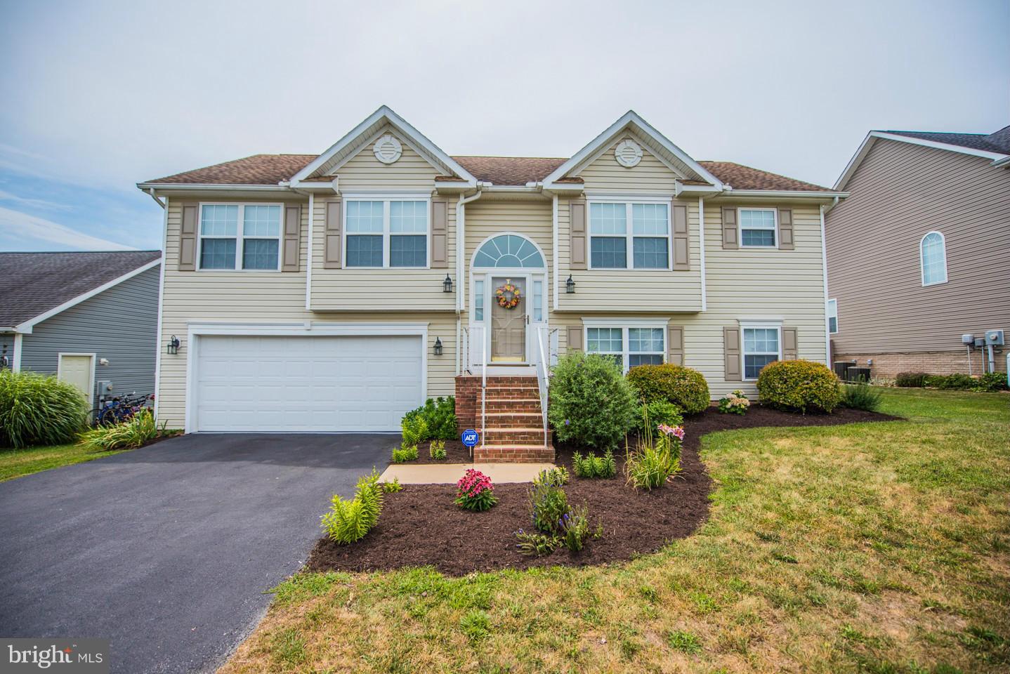 CRESTFIELD - Residential